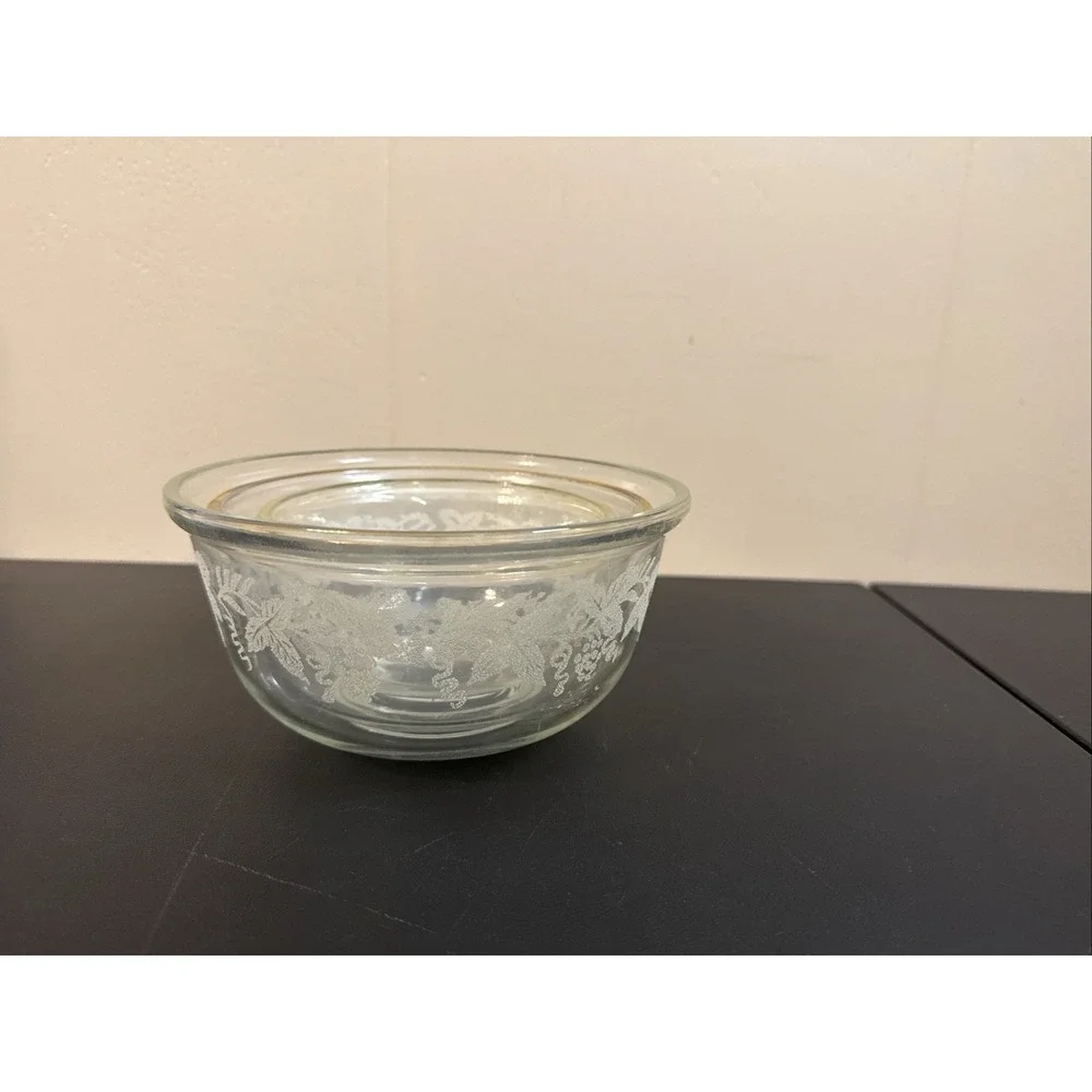 BARTLETT COLLINS Nesting Mixing Bowls  Grape Leaf Embossing (Set of 3) Vintage